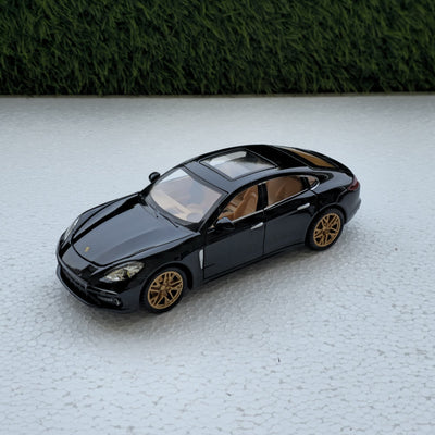 Porsche Panamera | Die-Cast Model 1:24