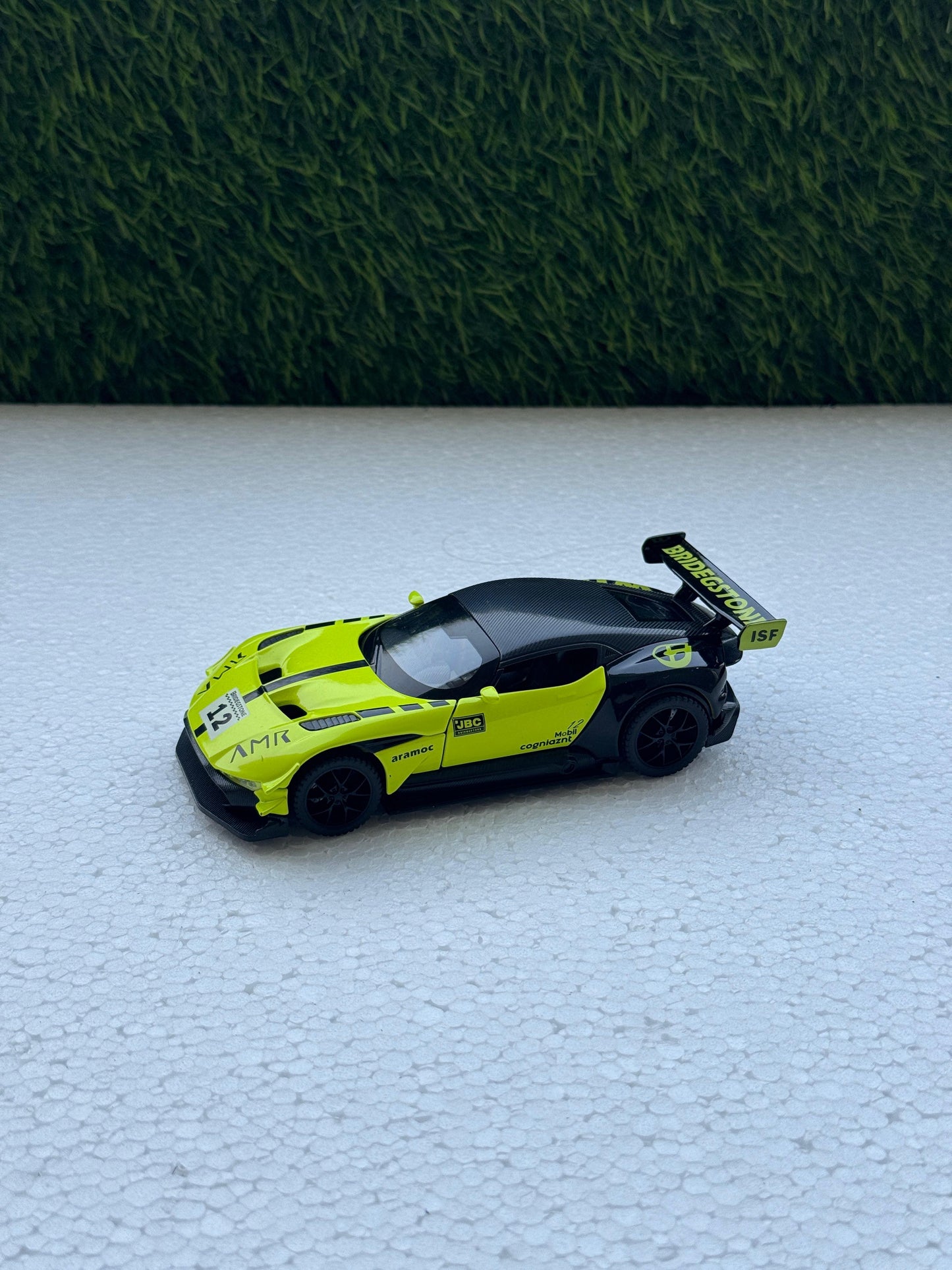 Aston Martin Vulcan | 1:32 Die cast Model