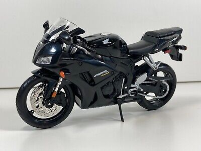 Honda CBR1000RR 1:12 Licensed Model